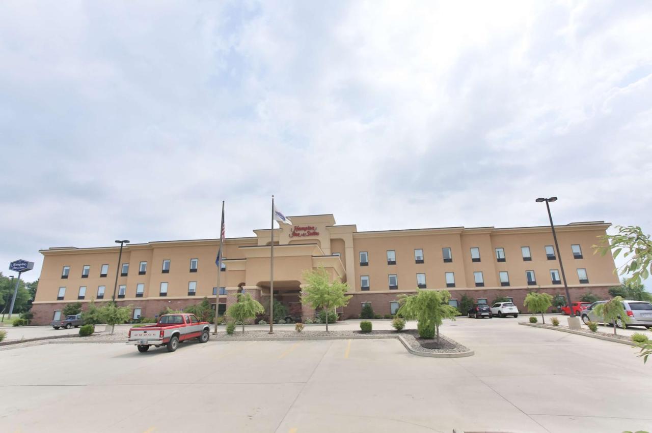 Hampton Inn & Suites Middlebury Exterior foto